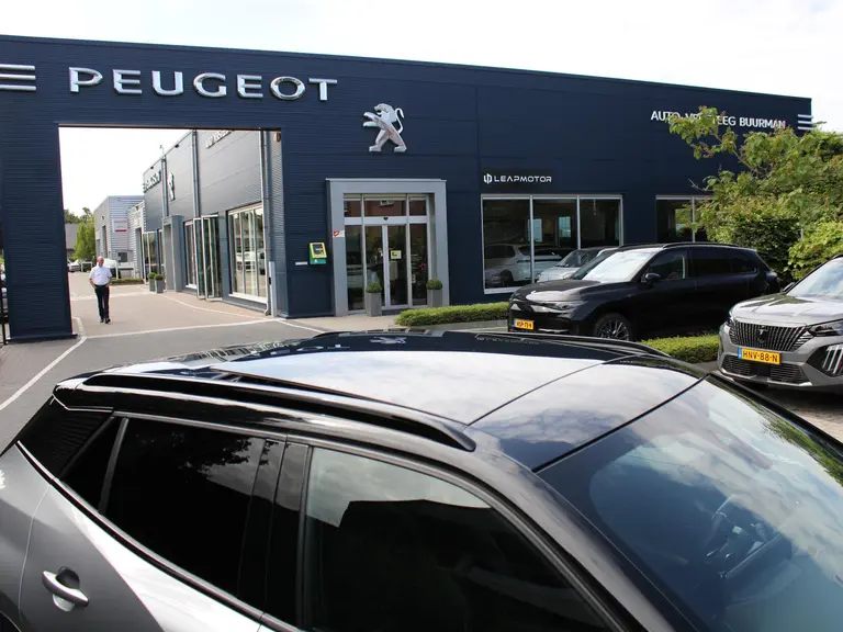 Peugeot 2008 GT Pack 1.2 PureTech 130PK EAT8 Automaat Panoramisch schuifkanteldak, Luxe Alcantara bekleding, Focal Hifi, Trekhaak afbeelding 13