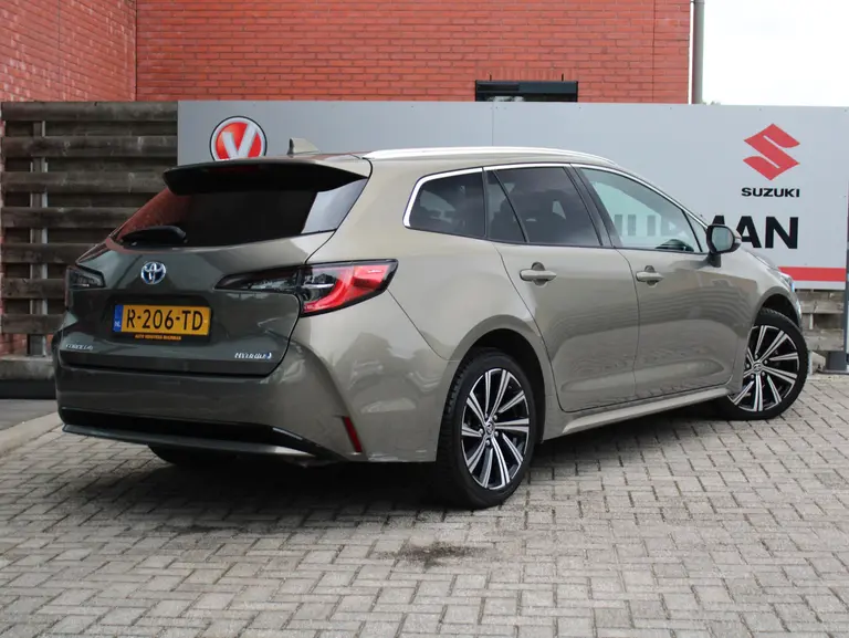Toyota Corolla Touring Sports 1.8 Hybrid Dynamic Achteruitrijcamera, Stoelverwarming, Cruise Control Adaptief, Draadloze Telefoonlader afbeelding 2