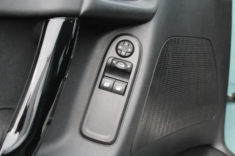 Citroën C3 1.2 PureTech Feel Edition CruiseControl, Bluetooth, Airco, All-season banden afbeelding 12