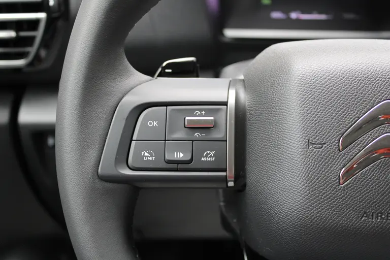 Citroën C4 1.2 Puretech Plus 131pk, Automaat, Navigatie, Keyless Entry/Start, Luxe bekleding, Achteruitrijcamera afbeelding 16