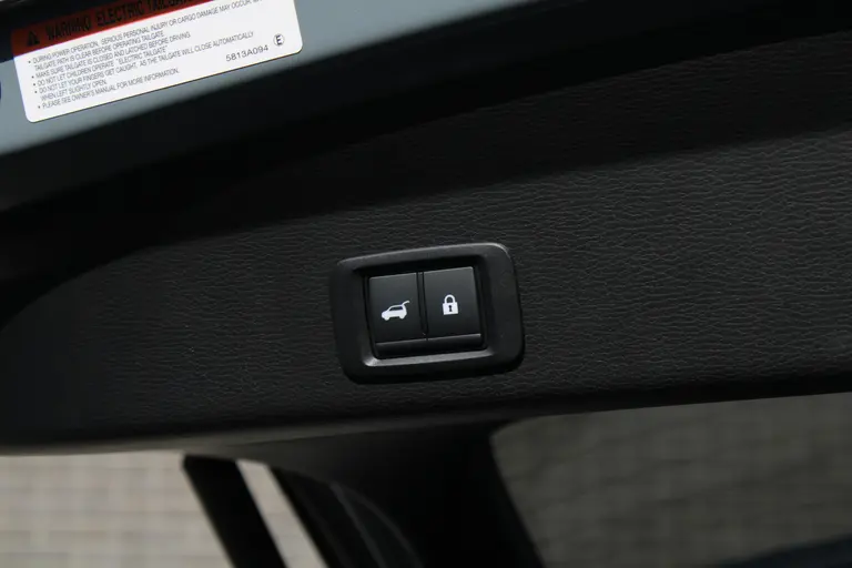 Mitsubishi Outlander 2.4 PHEV Instyle+ Lederen interieur, Elek.glazen panoramadak, Massage stoelen, 20" LM velgen, Trekgewicht 1.600 KG. afbeelding 10