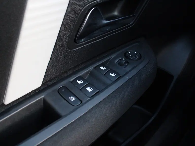 Citroën C4 1.2 Puretech 100PK Feel Navigatie, Parkeersensoren Achter, Cruise Control, Climate Control, Led Koplampen afbeelding 14