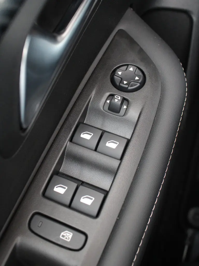 Peugeot 208 1.2 PureTech 100PK Allure AppleCarPlay-Android Auto Navigatie, Camera 360, Keyless Entry, Stoelverwarming afbeelding 24
