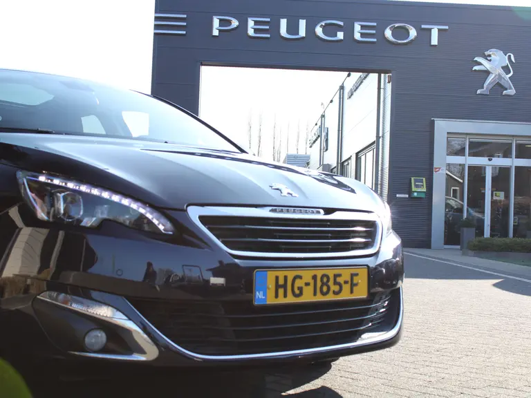 Peugeot 308 1.2 PureTech 130PK Blue Lease Premium Trekhaak, Panoramadak, Apple Carplay, Android Auto, Parkeersensoren, Led Koplampen afbeelding 3