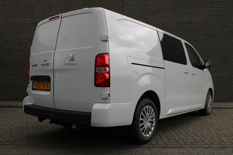 Peugeot Expert 2.0 BlueHDI 145PK L3 Dubbele Cabine Navigatie, Achteruitrijcamera, Trekhaak Afneembaar, Airco, Parkeersensoren Achter, Bluetooth, Cruise Control afbeelding 4