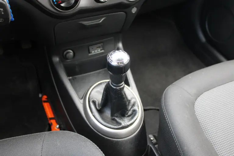 Hyundai i20 1.2i i-Motion 5-Deurs Afneembare Trekhaak, Airco, Parkeersensoren Achter, Radio/CD Speler afbeelding 20