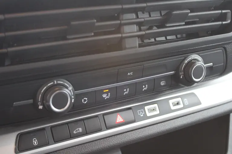Peugeot Expert 2.0 BlueHDi 145 L2 Trekhaak, Airco, CruiseControl, Applecarpl./Andr. Auto, Navigatie, Achteruitrijcamera afbeelding 21