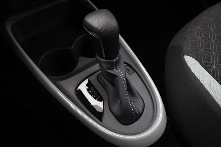 Toyota Aygo X 1.0 VVT-i S-CVT Pulse 73PK Automaat Achteruitrijcamera, Cruise Control Adaptief, Stoelverwarming, Draadloos Apple Carplay/Android Auto afbeelding 22