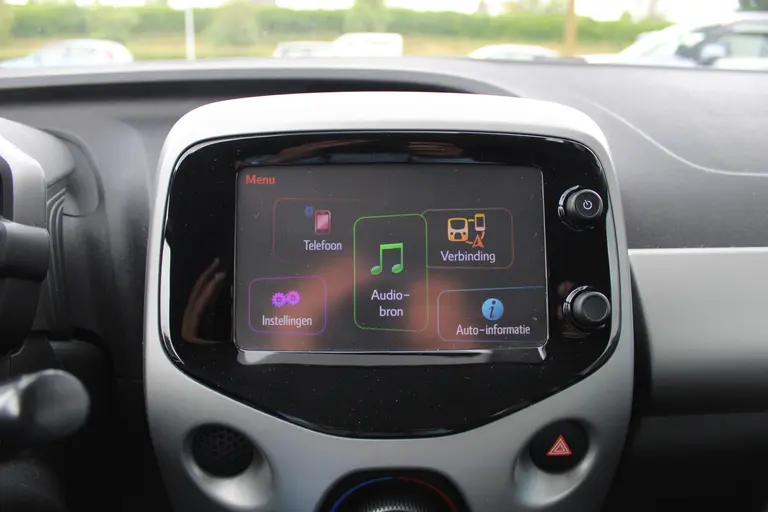 Toyota Aygo 1.0 VVT-i x-nav Achteruitrijcamera, Navigatie, Airco, Bluetooth afbeelding 17