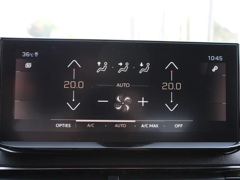 Peugeot 3008 GT 1.2 PureTech 130PK EAT8 Automaat Navigatie, Keyless, Achteruitrijcamera, Elektrische Achterklep, Apple Carplay, Android Auto afbeelding 26