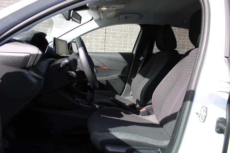 Peugeot 208 1.2 PureTech Active Pack 75pk, Applecarpl./Andr. Auto, Airco, Navigatie, Parkeersensor achter afbeelding 9