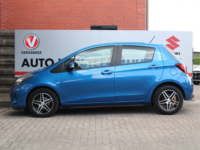 Toyota Yaris 1.3 100PK VVT-i Aspiration Cruise Control, Achteruitrijcamera, Bluetooth, Elektrische Ramen afbeelding 14