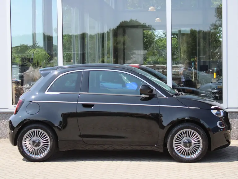Fiat 500 42 kWh inclusief batterijtest Cruise en Climate Control, Parkeersensoren Voor en Achter, Carplay/Android Auto afbeelding 15