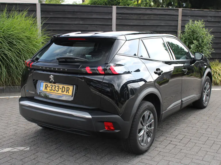 Peugeot e-2008 Active Pack 50 kWh 136PK Navigatie, Achteruitrijcamera, Apple Carplay, Android Auto, Climate Control afbeelding 7