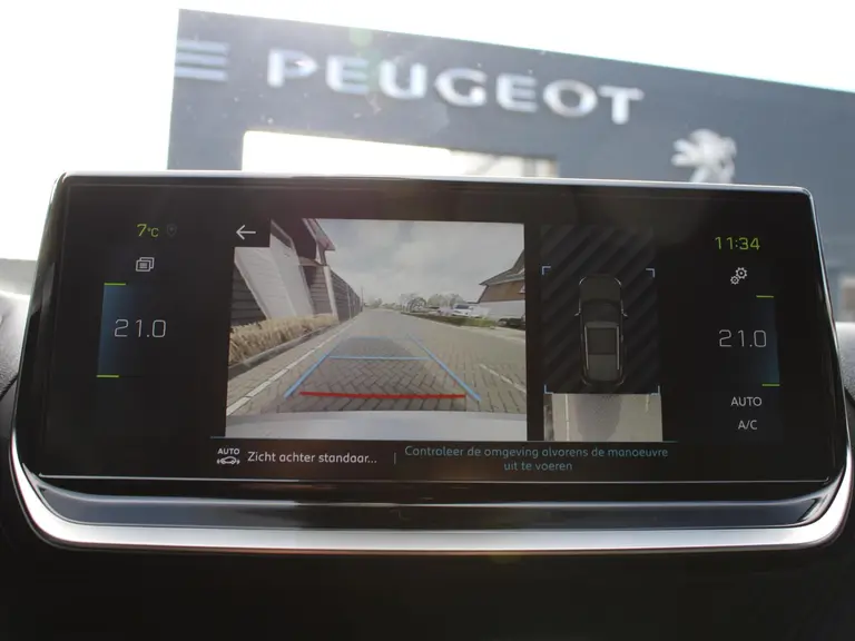 Peugeot e-2008 GT 50 kWh 136PK inclusief batterijtest Navigatie, Lichtmetalen velgen 18 inch, Keyless Entry, Dodehoek detectie afbeelding 32