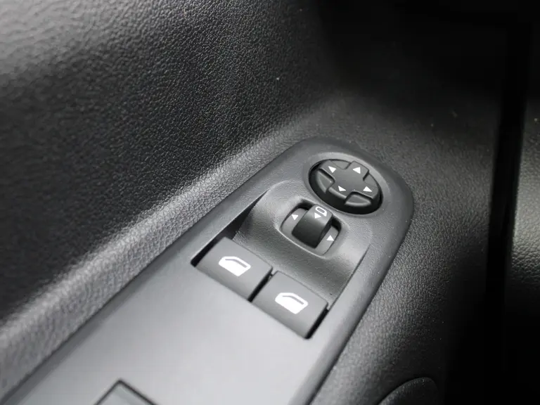 Peugeot Partner 1.5 BlueHDi 130PK EAT8 S&S L1 Automaat Trekhaak, Navigatie, Airconditioning, Camera achter & zijkant, Parkeerhulp voor & achter, Betimmering afbeelding 27