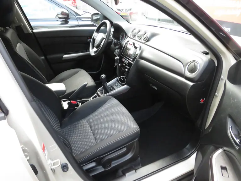 Suzuki Vitara 1.0 Boosterjet Select 1e Eig, Dealer Onderhouden, Cruise control En Android/Apple Carplay afbeelding 12