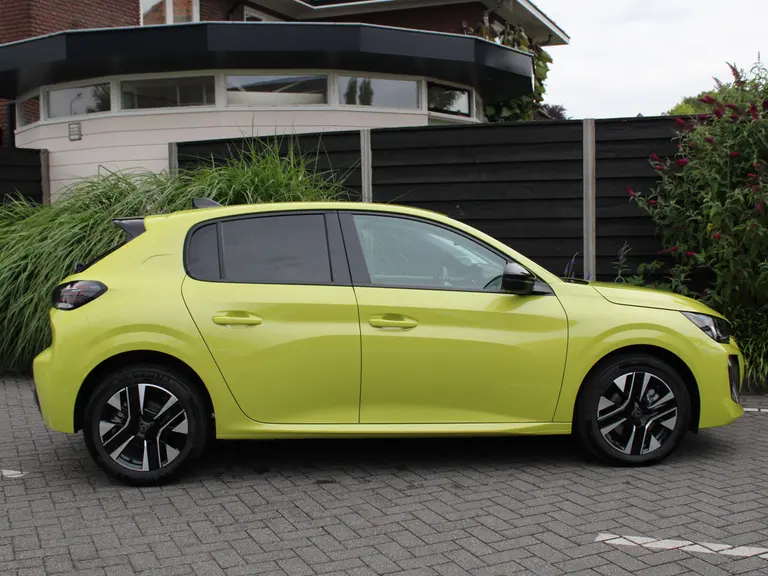 Peugeot 208 Hybrid 100PK e-DCS6 Allure Automaat Navigatie, Parkeerhulp voor & achter, Camera achter, Climate Control afbeelding 7