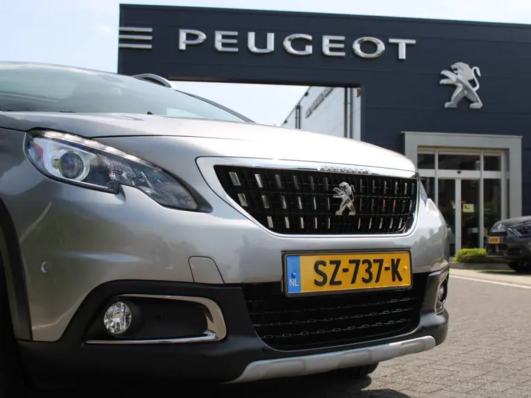 Peugeot 2008 1.2 PureTech Allure 110PK EAT6 Automaat afbeelding 3