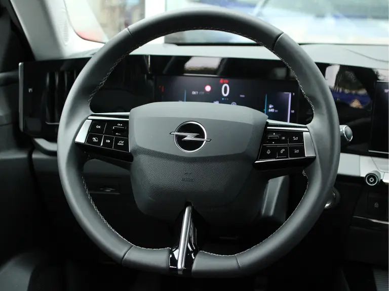 Opel Astra Sports Tourer 1.2 Level 2 Cruise en Climate Control, Parkeersensoren Voor en Achter, Navigatie afbeelding 27