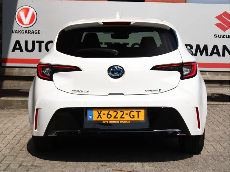 Toyota Corolla 1.8 Hybrid First Edition Automaat Achteruitrijcamera, Parkeersensoren Voor/Achter, Stoelverwarming, Cruise Control Adaptief, Climate Control afbeelding 14
