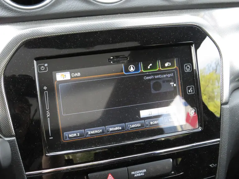 Suzuki Vitara 1.5 Hybrid Style AllGrip, Automaat, Panoramadak, Parkeersensoren, Alcantara/leer, ZEER COMPLEET! afbeelding 15