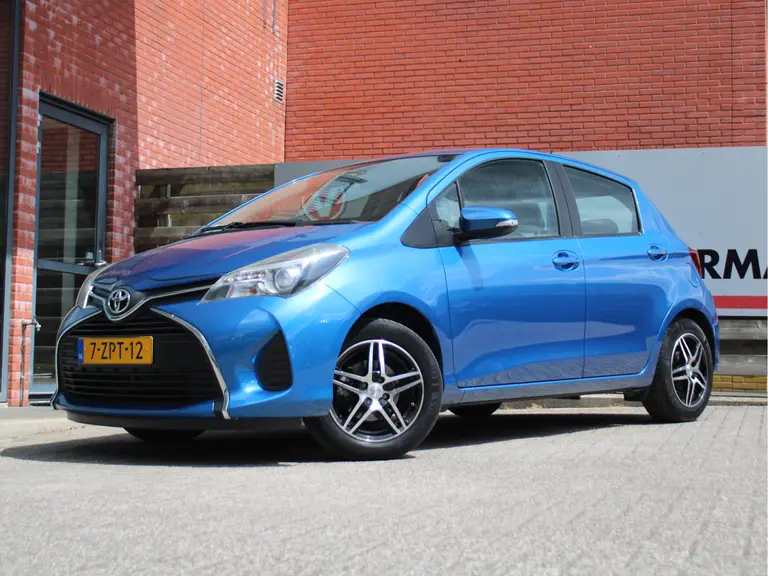 Toyota Yaris 1.3 100PK VVT-i Aspiration Cruise Control, Achteruitrijcamera, Bluetooth, Elektrische Ramen afbeelding 9