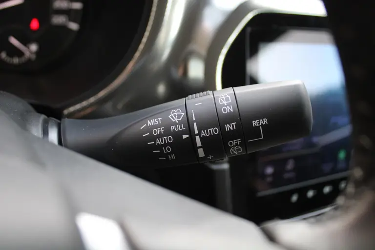 Suzuki Vitara 1.4 Boosterjet Style Smart Hybrid Navigatie, Cruise Control Adaptief, Achteruitrijcamera, Parkeersensoren Voor en Achter afbeelding 31