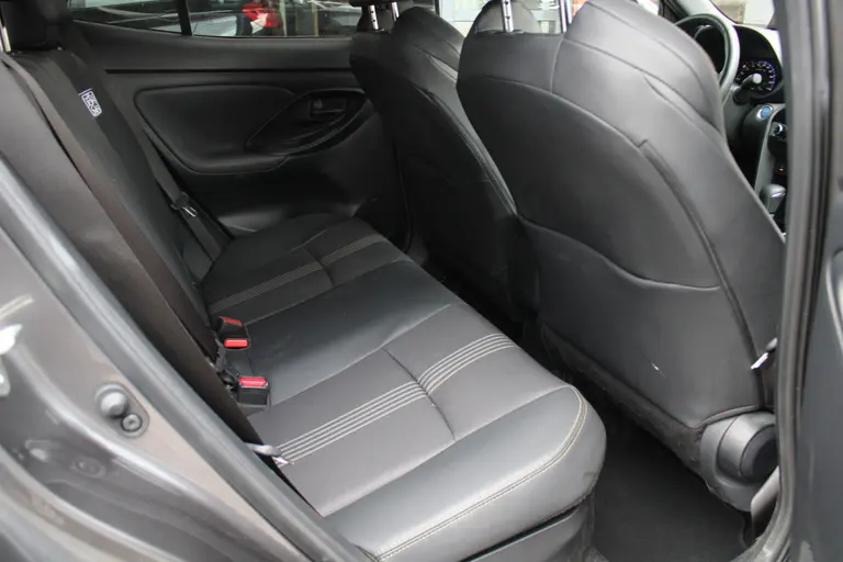 Toyota Yaris Cross 1.5 Hybrid Adventure Trekhaak, JBL Audio, Head-up Display, Elektrische Achterklep, Stuur- en Stoelverwarming afbeelding 18