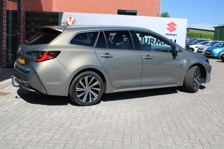 Toyota Corolla Touring Sports 1.8 Hybrid Dynamic Automaat, Trekhaak, All-Seasonbanden en 1e Eigenaar! afbeelding 4