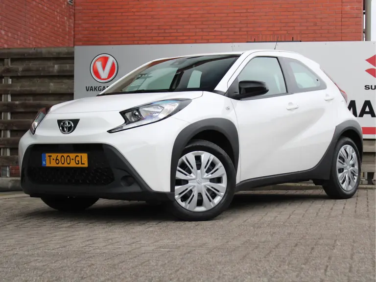 Toyota Aygo X 1.0 VVT-i S-CVT Play Achteruitrijcamera, DAB+ Radio, Airco, Bluetooth, Cruise Control Adaptief € 399,- private lease afbeelding 8
