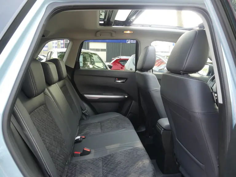 Suzuki Vitara 1.4 Boosterjet Style Smart Hybrid 6 jaar garantie! Nieuw uit voorraad leverbaar! Sunroof! afbeelding 24