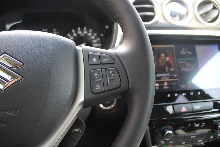 Suzuki Vitara 1.4 Boosterjet Style Smart Hybrid Navigatie, Cruise Control Adaptief, Achteruitrijcamera, Parkeersensoren Voor en Achter afbeelding 28