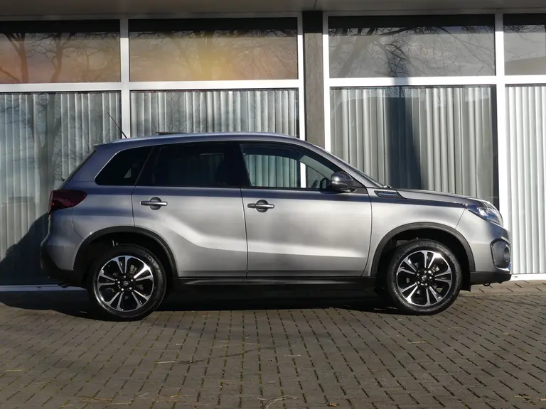 Suzuki Vitara 1.5 Hybrid Style Automaat, Panoramadak, Navigatie afbeelding 2