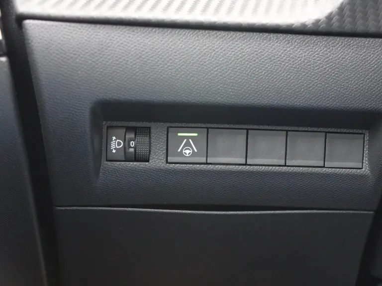 Peugeot e-208 Allure 51 kWh 156PK Navigatie, Rondomzichtcamera, Parkeersensoren, Apple Carplay, Android Auto afbeelding 17