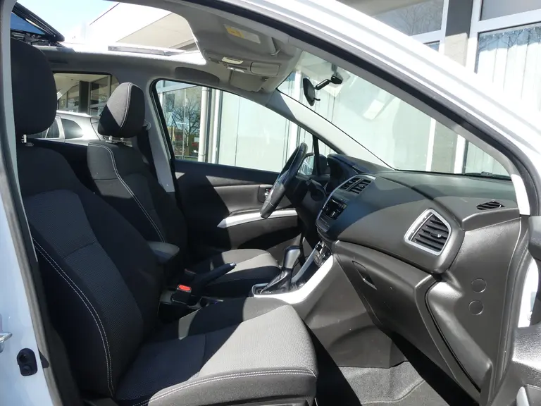 Suzuki S-Cross 1.6 Exclusive Automaat Trekhaak, schuif/kantel dak, Cruise control, Bluetooth afbeelding 8