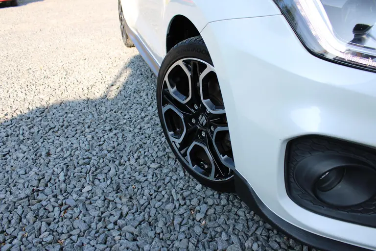 Suzuki Swift 1.4 Sport met Apple Carplay/ Android Auto, Dealer Cruise control en Achteruitrij Camera. afbeelding 5