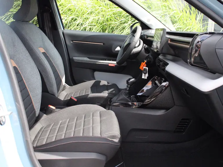 Citroën C3 Aircross Plus 1.2 Turbo 100pk Achteruitrijcamera, Climate Control, Cruise Control, Apple Car Play, Android Auto Navigatie afbeelding 37
