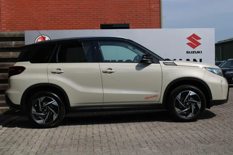 Suzuki Vitara 1.4 Boosterjet Style Smart Hybrid Navigatie, Cruise Control Adaptief, Achteruitrijcamera, Parkeersensoren Voor en Achter afbeelding 11