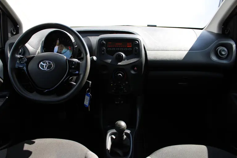 Toyota Aygo 1.0 VVT-i x-fun Elektr. ramen voor, Start/Stop Systeem, Airco, All-Season banden afbeelding 8
