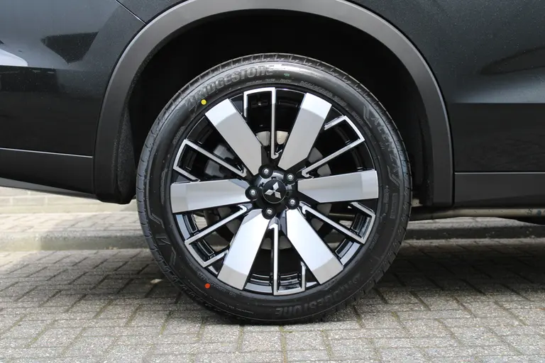Mitsubishi Outlander 2.4 PHEV First Edition 20" LM velgen, Stuur+stoelverwarming, Standkachel, Premium audio, PDC V+A, afbeelding 41