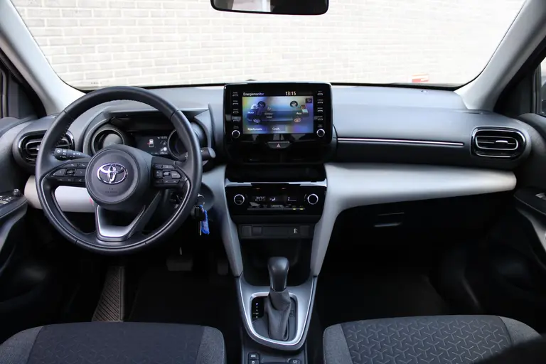 Toyota Yaris Cross 1.5 Hybrid Active Automaat, Airco, Adaptive CruiseControl, Achteruitrijcamera, 16"inch LM velgen. Gereserveerd afbeelding 7