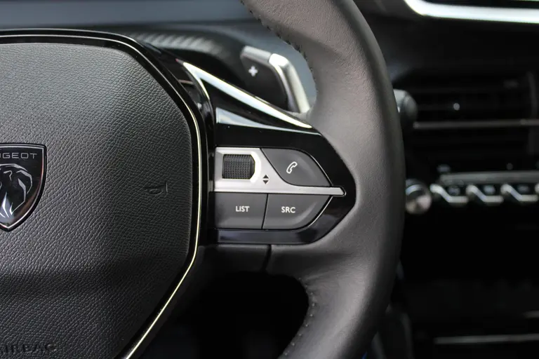 Peugeot 208 Hybrid 100 e-DCS6 Allure Automaat, Navigatie, Applecarpl./Andr. Auto, Achteruitrijcamera, CruiseControl afbeelding 17