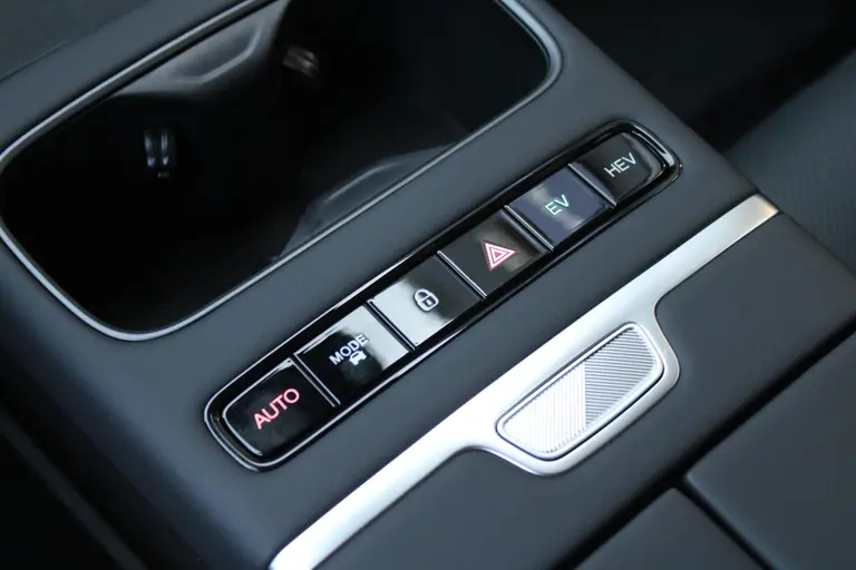 Jaecoo 7 PHEV Exclusive *Meer informatie volgt Jaecoo 7 Exclusive Automaat, Schuif-Kanteldak, 1500 KG trekgewicht, Navigatie, 19" LM velgen, Elektrische achterklep, Luxe lederen bekleding, 7 jaar garantie afbeelding 33