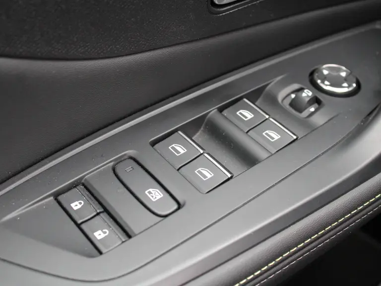 Peugeot 408 GT 1.2 PureTech 130PK EAT8 Automaat Navigatie, Rondomzichtcamera, Stoelverwarmig, Massage, Stuurverwarming, Panoramadak, Trekhaak afbeelding 24