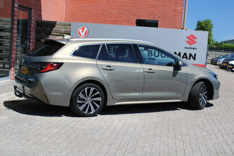 Toyota Corolla Touring Sports 1.8 Hybrid Dynamic Automaat, Trekhaak, All-Seasons en 1e Eigenaar! afbeelding 4