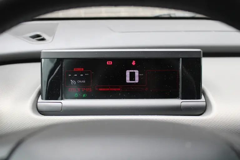 Citroën C4 Cactus 1.2 PureTech Feel Trekhaak, Cruise Control, Airco, Elekt. ramen voor, Navigatie afbeelding 15