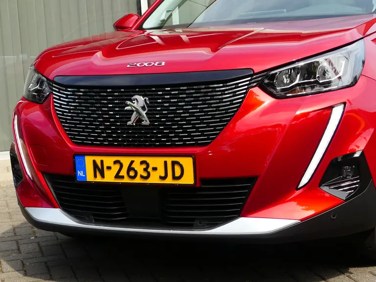 Peugeot 2008 1.2 PureTech Allure Pack, Trekhaak ,130PK, 3D cockpit, Cruise Control afbeelding 29