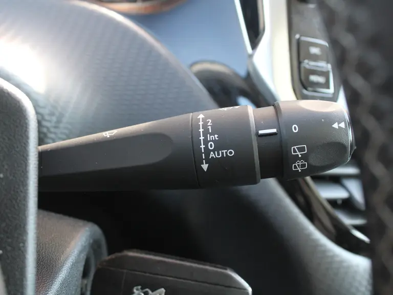 Peugeot 2008 1.2 PureTech 110PK Allure Trekhaak Achteruitrijcamera, Panoramadak afbeelding 15