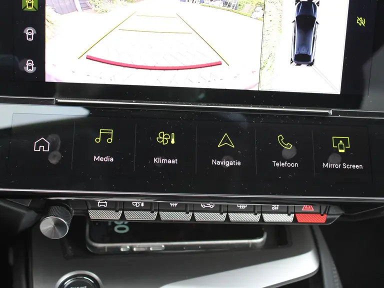 Peugeot 408 Allure 1.6 HYbrid 180PK EAT8 Automaat Navigatie, Rondomzichtcamera, Keyless, Parkeersensoren Voor & Achter, Draadloze Telefoonlader afbeelding 30